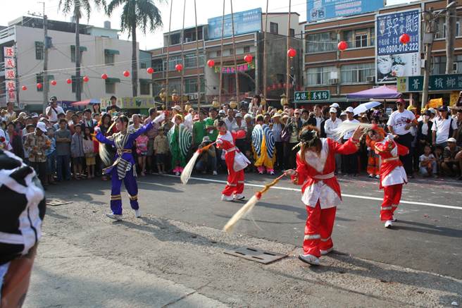 西港水族阵成团表演已是10年前的事情。（西港区公所提供／程炳璋台南传真）