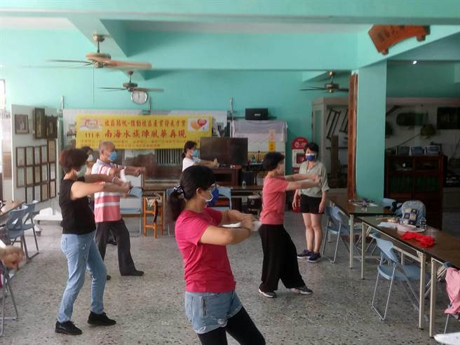 西港区南海里积极復团，成员仍以成年人为主，学生仅有1人。（西港区公所提供／程炳璋台南传真）