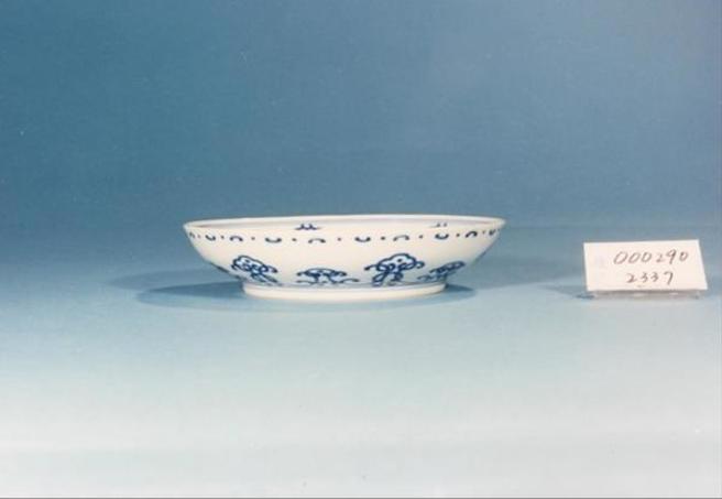 清乾隆青花花卉盘。（图／故宫提供）