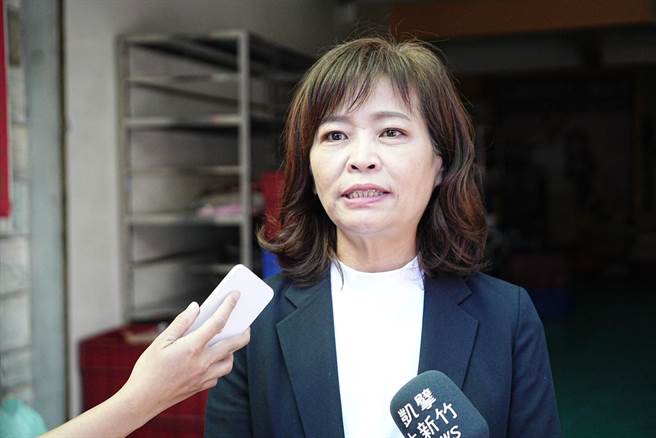 针对民眾党高虹安反指资策会执行长卓政宏兼职并要求道歉，民进党新竹市长候选人沈慧虹表示，小偷要警察道歉荒谬至极，她也呼吁高提出税籍证明，才能证明她没有领科智任何酬劳。（王惠慧摄）