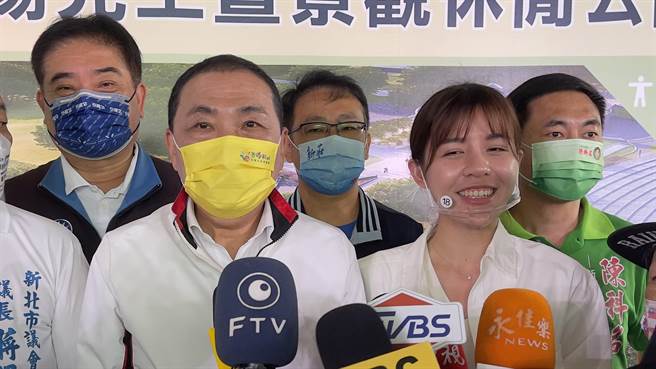 对于何淑峯褫夺公权，戴湘仪（右）本人认为是危机的开始。（吕健豪摄）