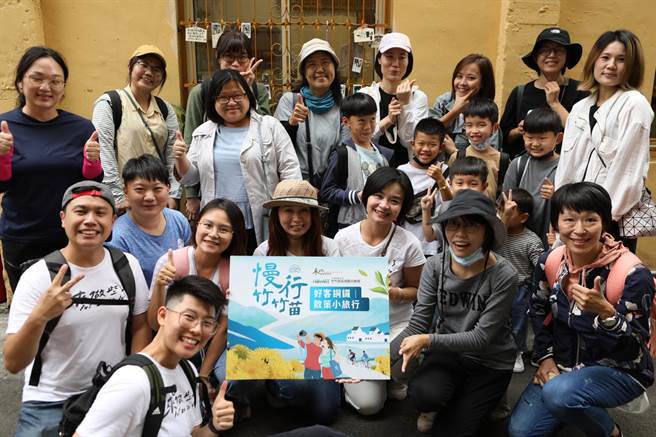 苗栗县铜锣乡杭菊即将进入盛开期，参山处邀请大家同来铜锣游玩赏花。（参山处提供／谢明俊苗栗传真）