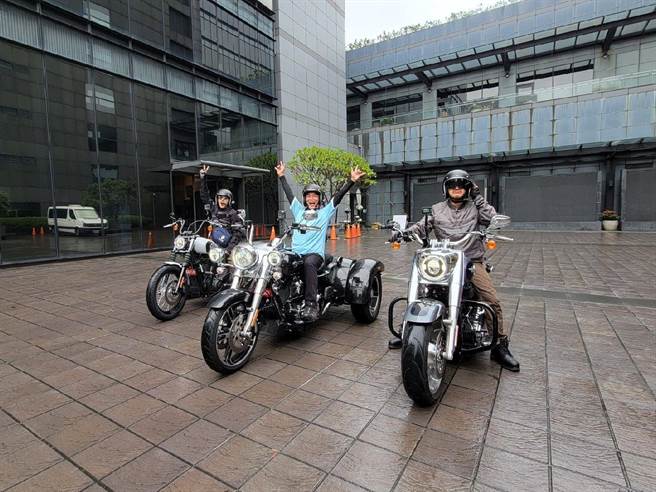 吴宗宪（中）、坤达（左）、KID挑战哈雷环岛旅行。（三立提供）