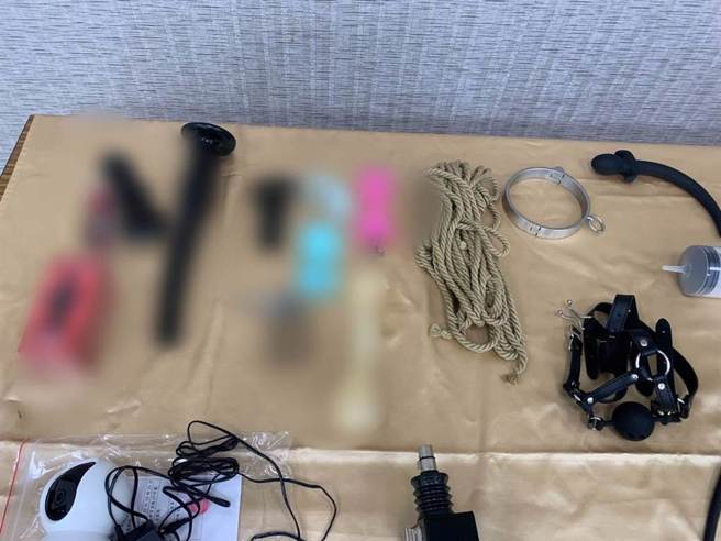 推特昵称「榕儿」的张姓女直播主，靠拍摄猥亵、性交影片，并招募收费会员遭警方查获依妨害风化罪嫌送办<并搜出大批情趣用品。（达志影像）