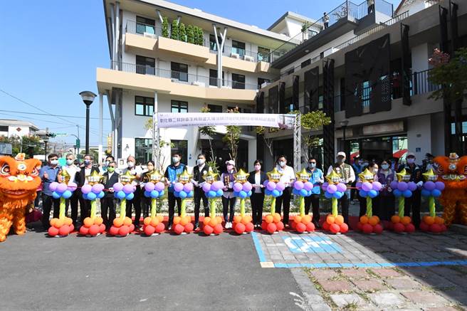 彰化县政府推动整合式长照卫福大楼二林镇卫生所新建大楼暨慈均日照中心28日落成。（吴敏菁摄）
