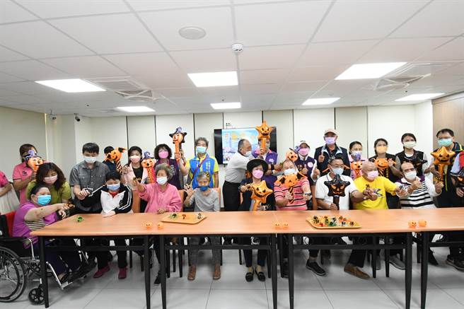 彰化县政府推动整合式长照卫福大楼二林镇卫生所新建大楼暨慈均日照中心28日落成。（吴敏菁摄）