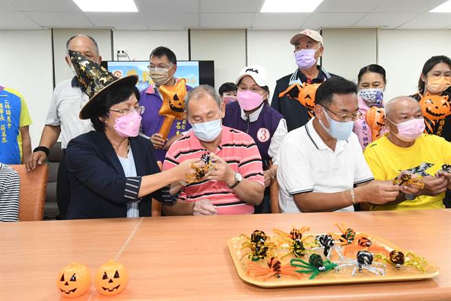 彰化县政府推动整合式长照卫福大楼二林镇卫生所新建大楼暨慈均日照中心28日落成。（吴敏菁摄）