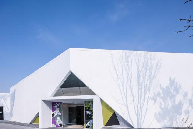 高雄文化新地标「内惟艺术中心」将自11月1日起启动第2阶段试营运，并配合居民运动、逛市场等日常活动调整营运时间。（图/ 中央社）