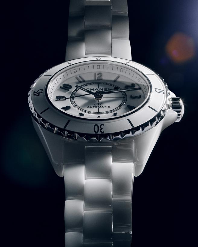 香奈兒J12腕表，22萬7000元。（CHANEL提供）