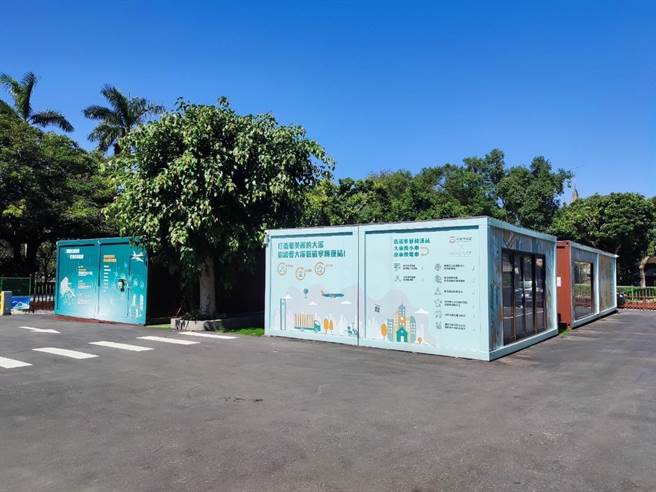 大溪民眾与游客抱怨，因设置低碳寧静转运站，导致停车空间变少，生活与观光相当不便。（陈治文提供／蔡明亘桃园传真）