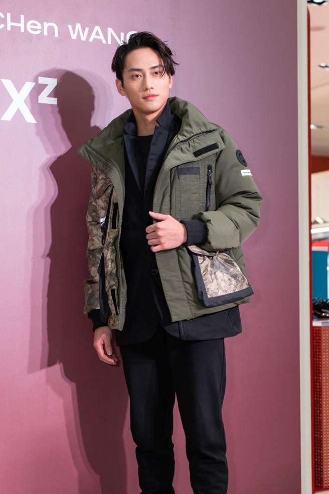 范少勋为Canada Goose站台，着 Langham Down Jacket 不对称图腾羽绒夹克男款5万5900元。（吴松翰摄）