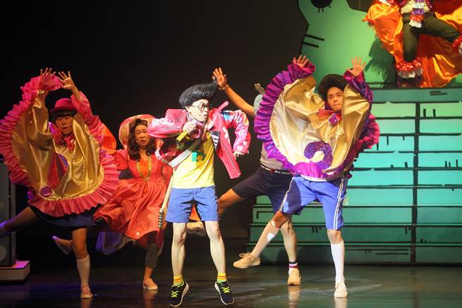 亲子音乐剧《阿宁咕又闯祸了YA~》28日在北艺中心彩排记者会的精采片段。（张铠乙摄）