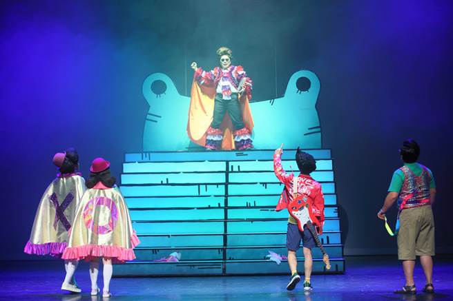 亲子音乐剧《阿宁咕又闯祸了YA~》28日在北艺中心彩排记者会的精采片段。（张铠乙摄）