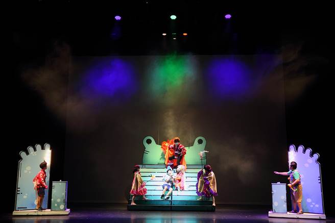 亲子音乐剧《阿宁咕又闯祸了YA~》28日在北艺中心彩排记者会的精采片段。（张铠乙摄）