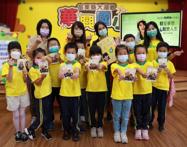 （精銳為孩子們打造專屬的情緒大神萬聖節餅乾圖案，收到的孩子都好驚喜，直呼今年萬聖節太有趣！圖／業者提供）