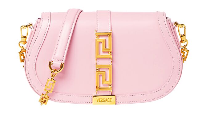 VERSACE Greca Goddess小号肩背包（亚太限定粉红色），9万4000元。（VERSACE提供）