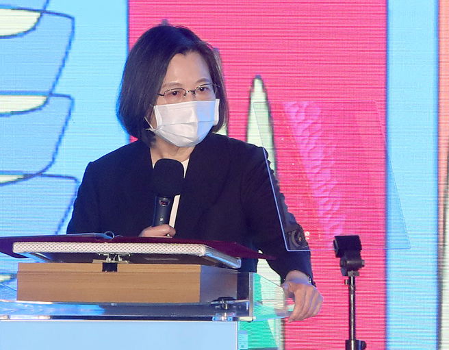 2022年10月25日台北市／蔡英文总统25日出席「世界民主运动第11届全球大会开幕式」。（郑任南摄）