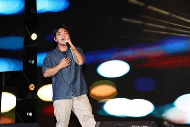 「2022苗栗音乐佳肴节」28日晚间在竹南运动公园登场的「爱的鼓栗之夜」。（苗栗县政府提供／谢明俊苗栗传真）