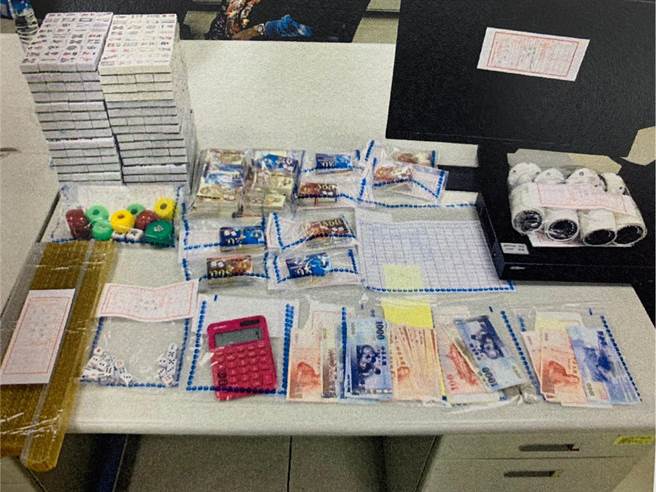 警方破获麻将协会，92岁阿嬷赌客也在列。（警方提供）