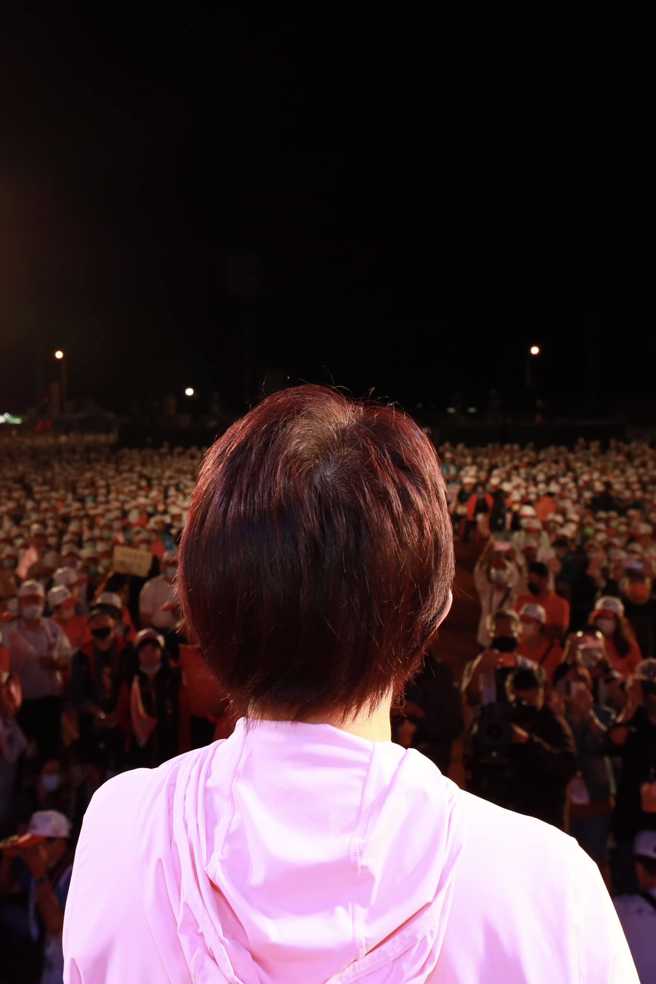 台中市市长卢秀燕28日晚间在沙鹿举办的「台中海线联合大造势」活动。（图／取自卢秀燕脸书）