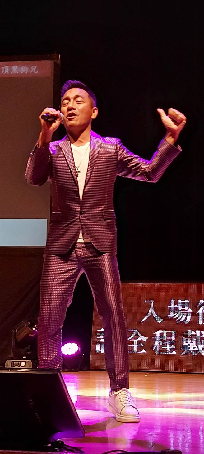 民雄歌声，让现场如痴如醉。（叶德正摄）