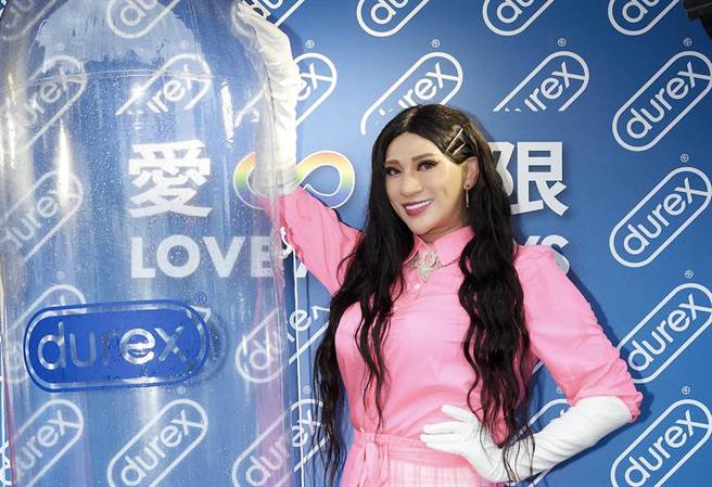 嘻小瓜为同志游行精心准备，花1个月构想炒热气氛。（杜蕾斯 Durex提供）　