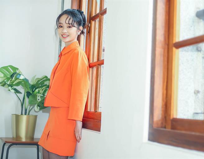 方郁婷戏外跟爸爸的相处也像朋友。（粘耿豪摄）