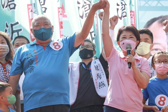 台中市長盧秀燕29日上午赴大里，為爭取連任的無黨籍市議員張滄沂站台。（盧秀燕競總提供／潘虹恩台中傳真）