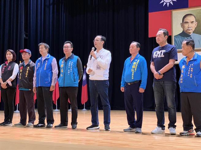 国民党主席朱立伦呼吁蓝军最后阶段一定要支持2号谢福弘。（谢福弘竞总提供／谢明俊苗栗传真）