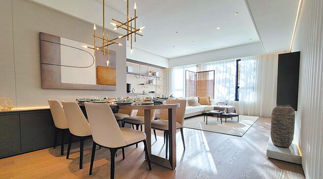 新泰塭仔圳重划区近来陆续有新案推出，其中以豪宅建商华固建设推出的「华固一庄」最吸睛。28坪至47坪规画，买气热络。（王莫昀摄）