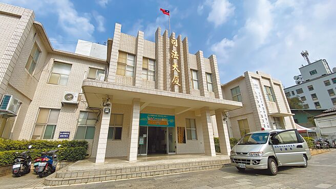 金門地區傳出有縣長候選人因發送快篩試劑涉及賄選，經檢調約談後諭令3萬元交保飭回。(于家麒攝)