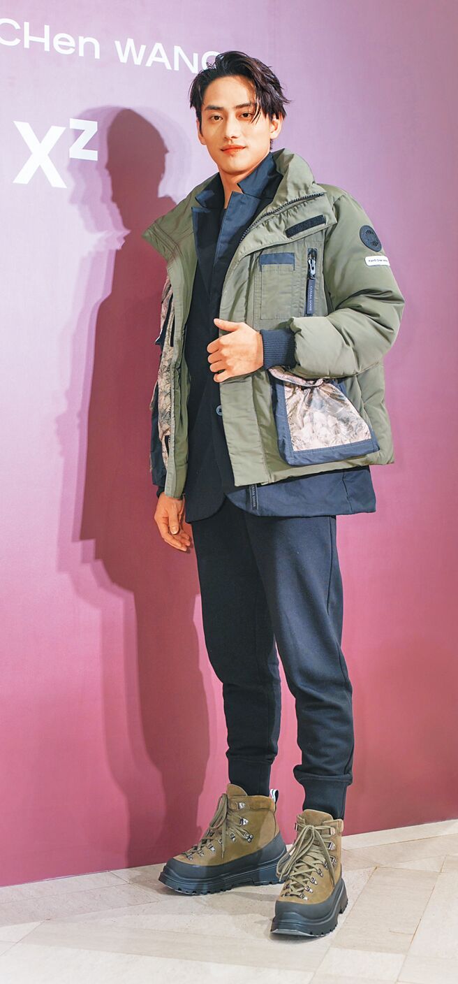 范少勋为Canada Goose站台，Langham Down Jacket不对称图腾羽绒夹克男款，5万5900元。（吴松翰摄）