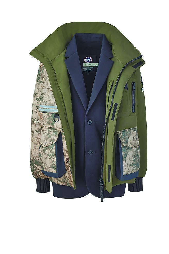 Canada Goose Langham Down Jacket不对称图腾羽绒夹克男款，大地木质色，5万5900元。（Canada Goose提供）
