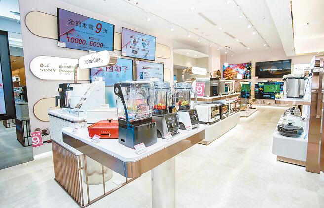 全國電子首家信義區百貨店「微風南山店」，主打時尚風格，帶給消費新鮮的體驗。（吳松翰攝）