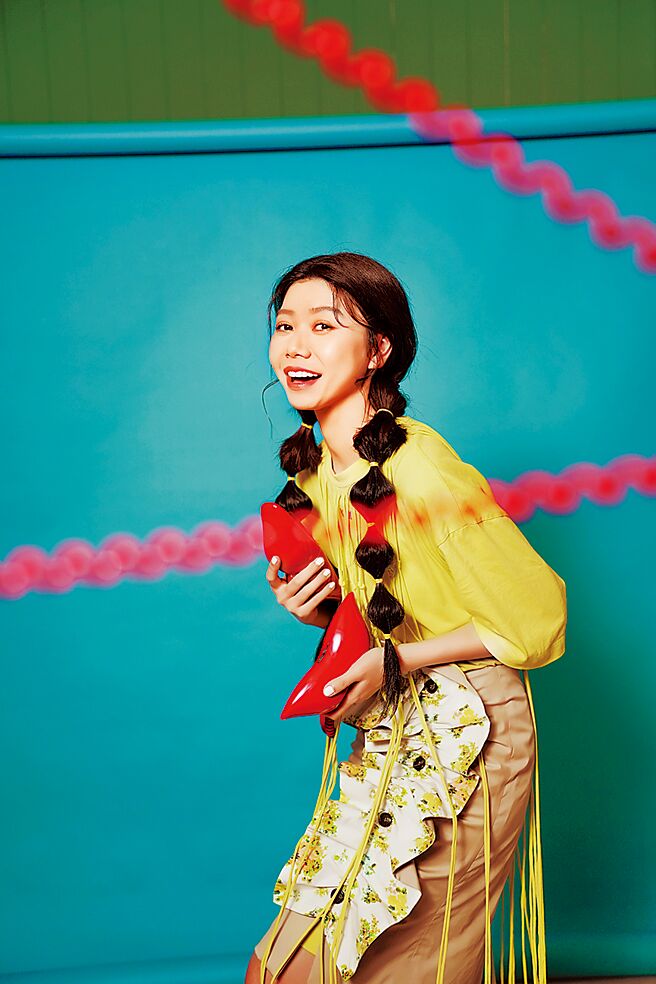 蔡恩雨加盟華納後陸續推出〈沒完沒了的情歌〉等新單曲。（華納音樂提供）