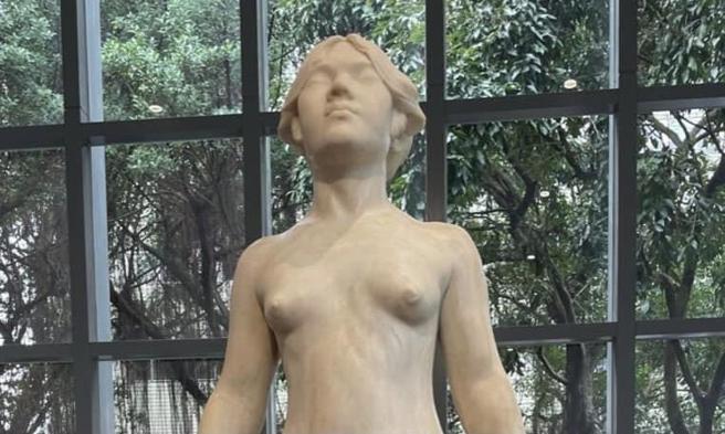 簡秀枝》《甘露水》入厝國美館