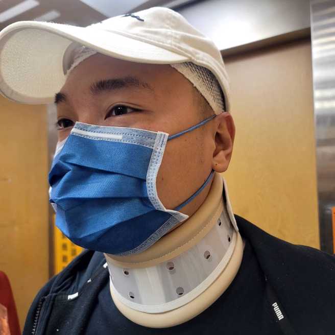 国民党台北市议员候选人杨植斗日前街讲时头部重摔落地，出现呕吐等状况，住院休养后在29日出院。（图／翻摄自杨植斗脸书）