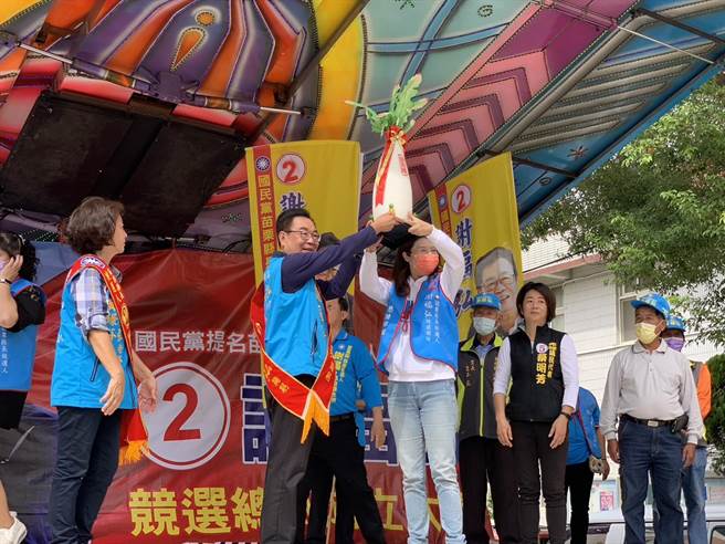 國民黨苗栗縣長候選人謝福弘30日舉行苑裡鎮競選總部成立大會。（謝福弘競選團隊提供／李京昇苗栗傳真）