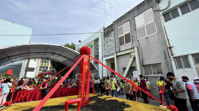 台南市白河區公所30日舉辦辦公廳舍重建的開工動土典禮。（張毓翎攝）