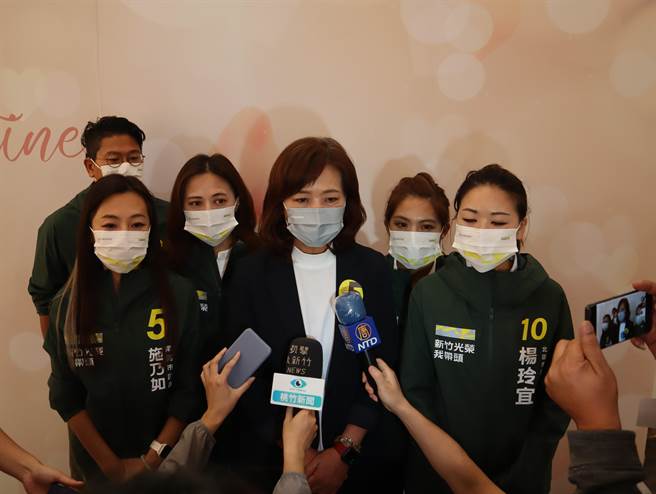 沈慧虹表示，高虹安在面對爭議及問題，總是沒完沒了的切割與逃避，甚至是問A說B或不回答，高應該要說清楚、講明白，才不會有這種不舒坦的感覺。（邱立雅攝）