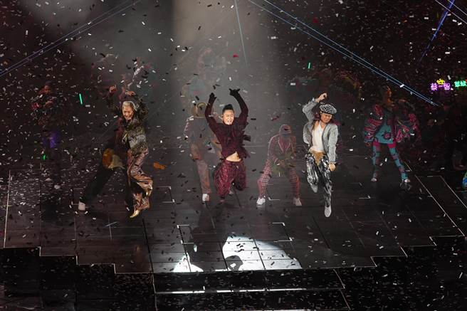 草蜢一連4場紅館演唱會昨順利落幕。（寰亞提供）