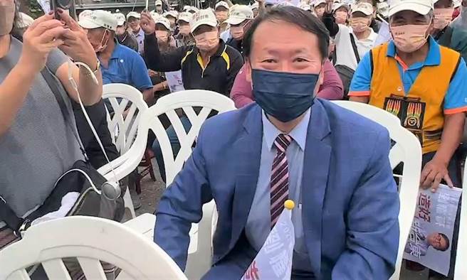 劉櫂豪30日競總成立，對手無黨籍台東縣長候選人陳長宏也到場。（民眾提供／蔡旻妤台東傳真）