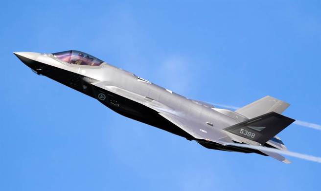 美国制造F-35战机需要大量晶片才能完成。（示意图/达志影像/shutterstock）
