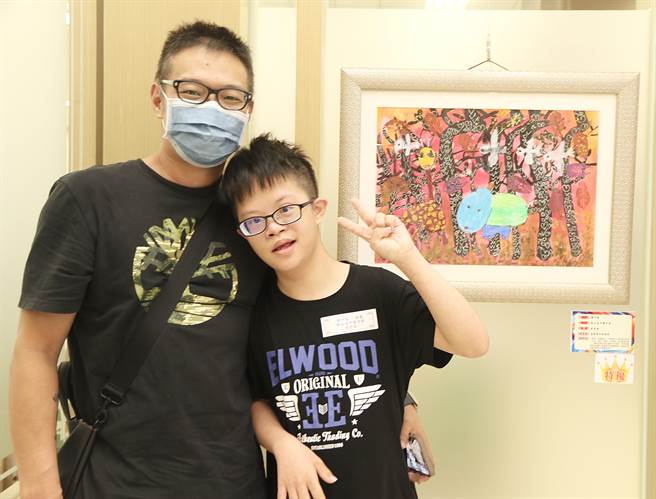 国中组特优作品「温馨梦幻的森林」，鼓山高中国中部蔡宸谕作品。（高市教育局提供／袁庭尧高雄传真）