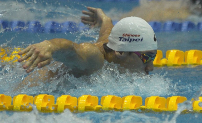 「台灣蝶王」連奪牌！游泳世界盃加拿大站 王冠閎200公尺蝶式再奪銅。（黃智勇提供）