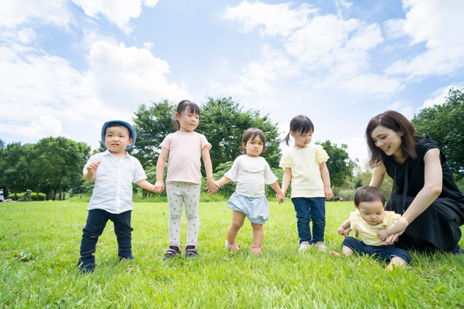 美國一名女子和8名男子生下多達11名孩子，但她還不滿足，想繼續生湊到30人。(示意圖/達志影像)