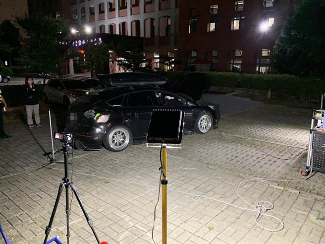 太平警分局日前假日结合环保局及监理站在太平区中山路共同执行取缔「改装车辆及噪音检测」勤务。（台中市太平警分局提供／冯惠宜台中传真）