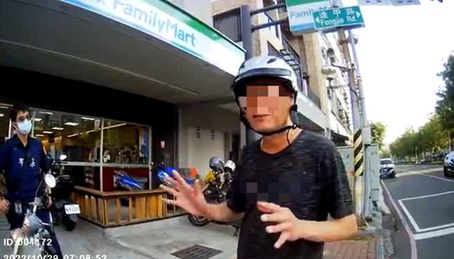 高雄鼓山一名男子睡前喝深水炸弹助眠，第二天赶替儿子买早餐，却因酒驾遭拦检。(宋原彰翻摄)