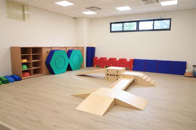 神圳国中「多功能活动中心暨非营利幼儿园教室」31日落成。（陈淑娥摄）