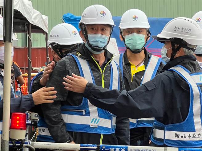 江鸿寿希望侯友宜救救他们。（李奇叡摄）